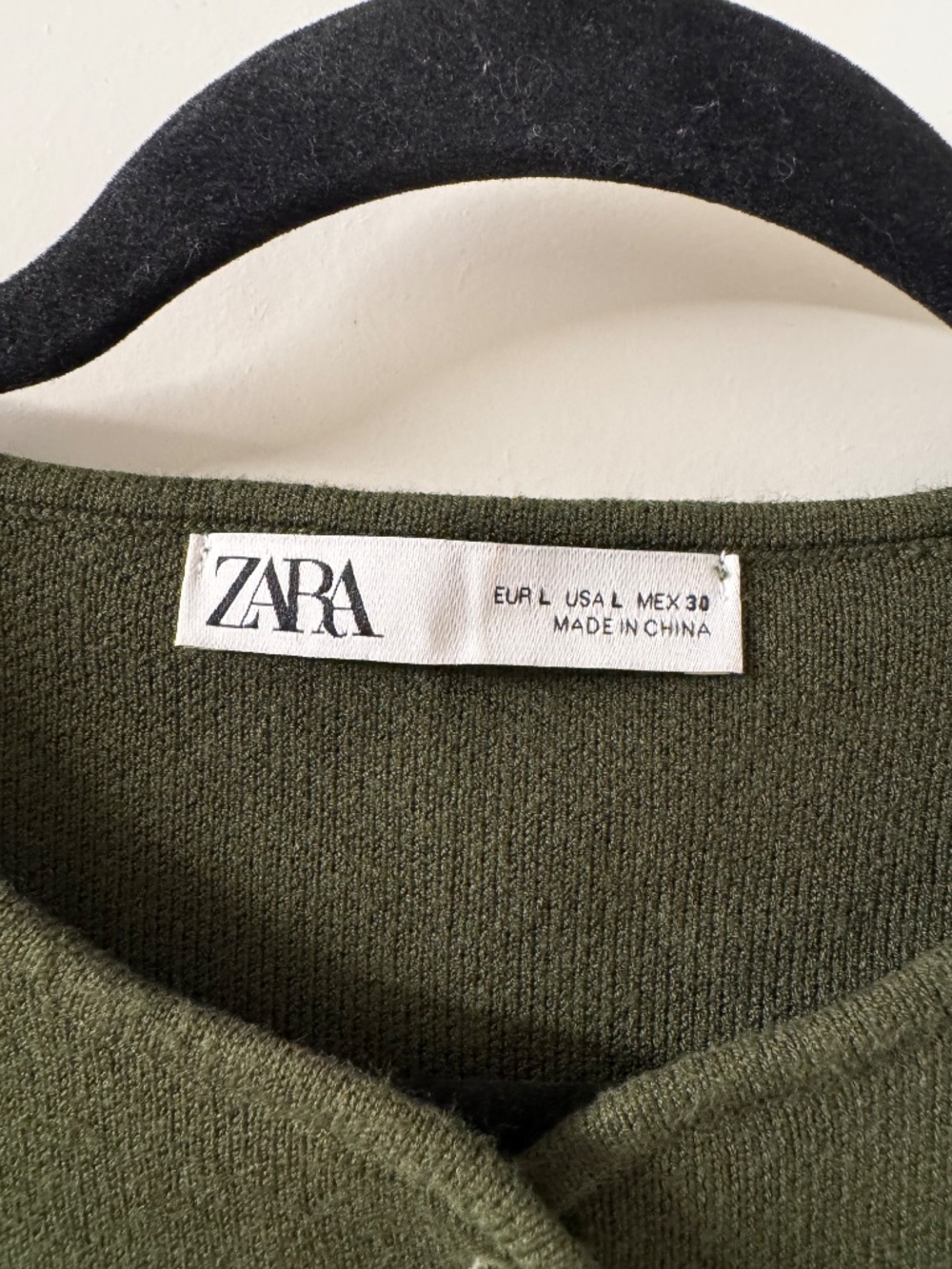 Zara Women's Hunter Green Knit Vest With Silver Buttons (Size Large) - Picture 3 of 3